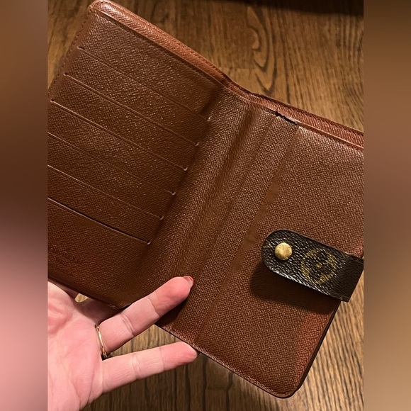 EUC • Louis Vuitton • Porte Papier Zippe Bifold Wallet - Picture 8 of 11